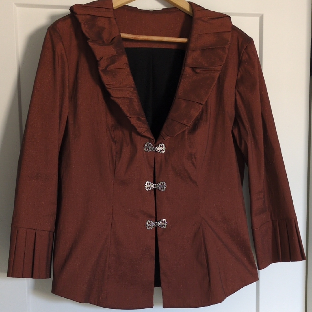 Elegant Women's Jacket with Ruffle Collar